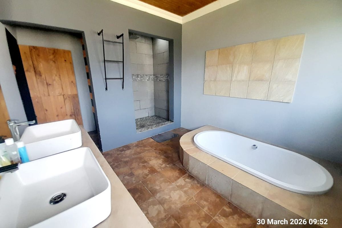 Monthly Income of R9 200 for Vodacom Tower - Chicken Coop - Irrigation - Fully Fenced - Photo 5