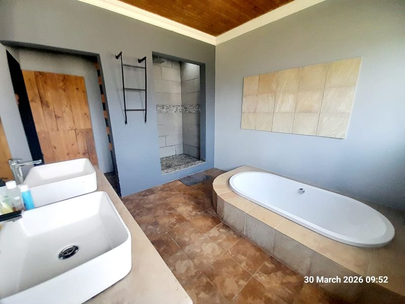 Monthly Income of R9 200 for Vodacom Tower - Chicken Coop - Irrigation - Fully Fenced - Photo 5