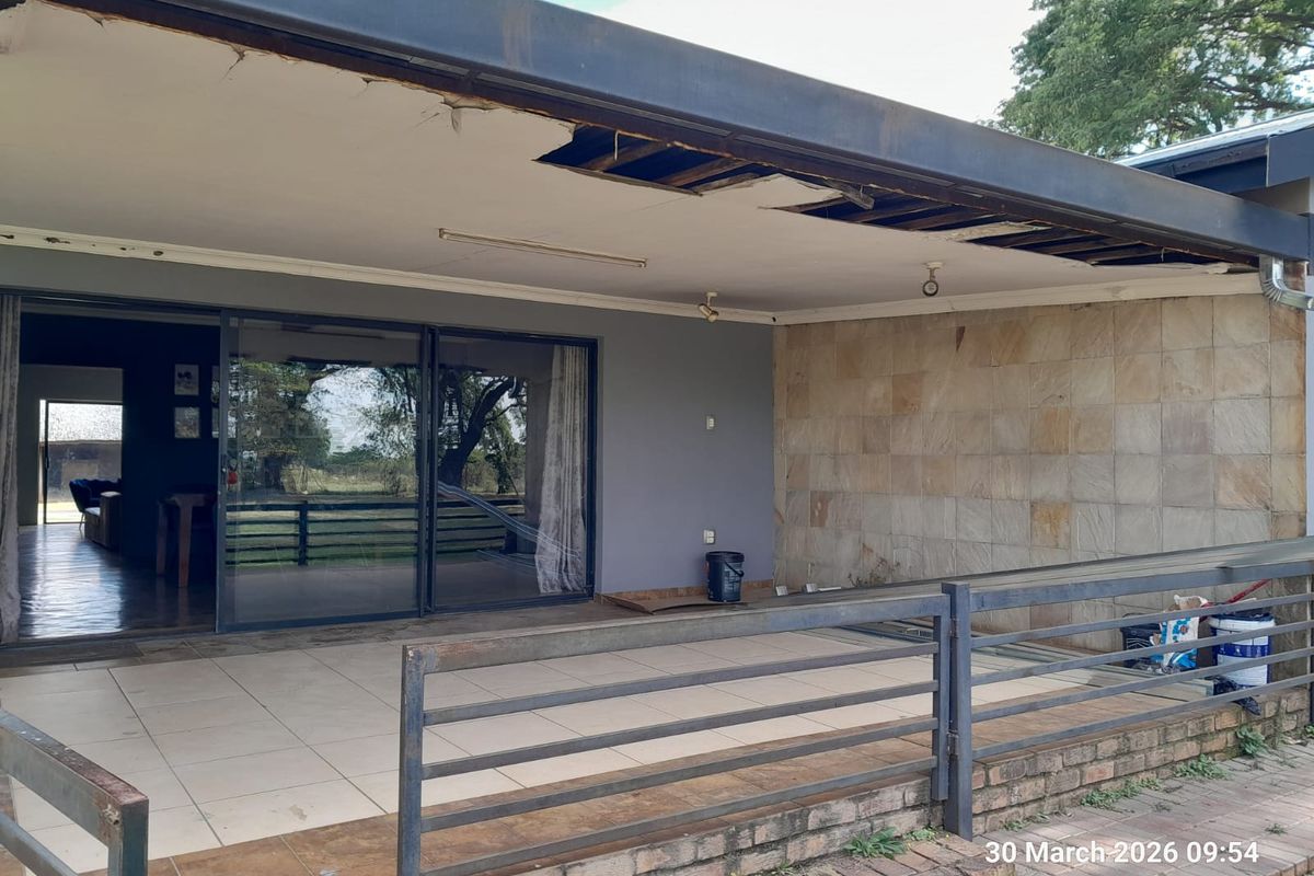 Monthly Income of R9 200 for Vodacom Tower - Chicken Coop - Irrigation - Fully Fenced - Photo 2