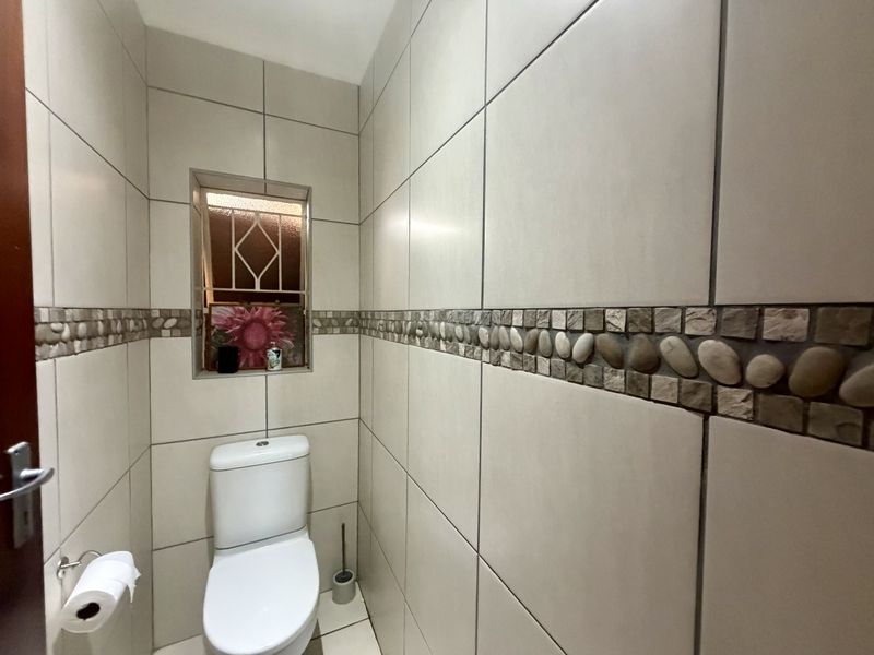 3 Bedroom Townhouse to Rent in Arboretum – Secure Complex - Photo 8