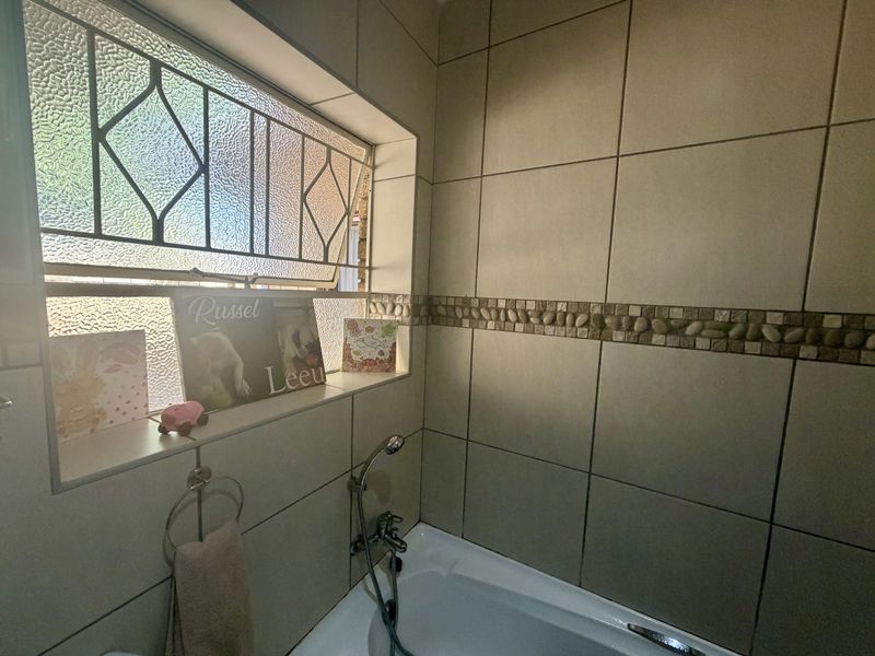 3 Bedroom Townhouse to Rent in Arboretum – Secure Complex - Photo 7