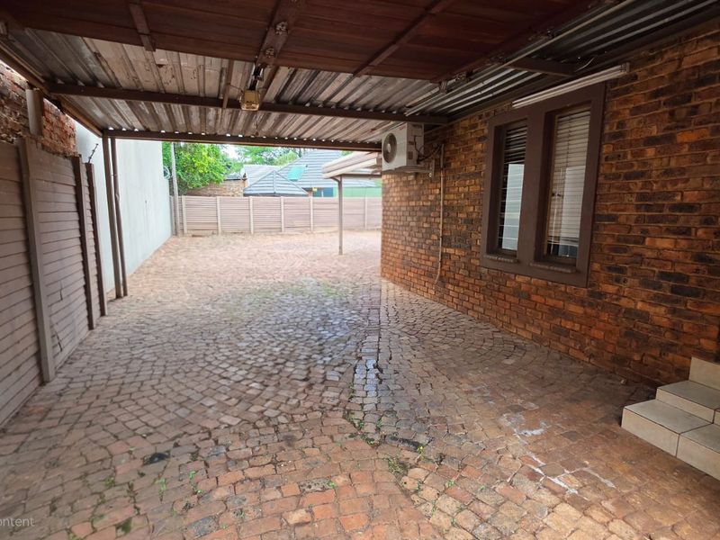 Beautiful 5 Bedroom Family home on Offer! - Photo 7