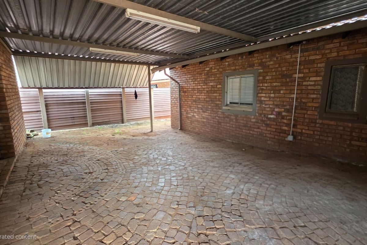 Beautiful 5 Bedroom Family home on Offer! - Photo 4