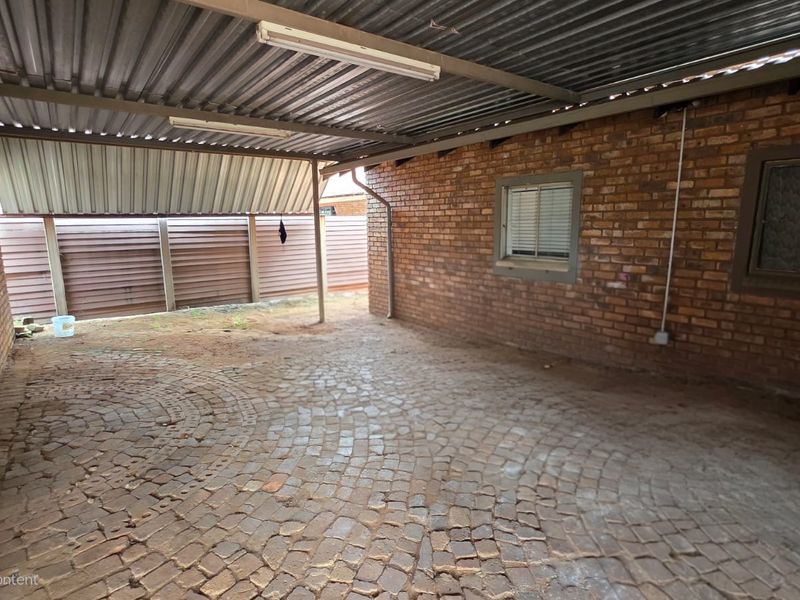 Beautiful 5 Bedroom Family home on Offer! - Photo 4