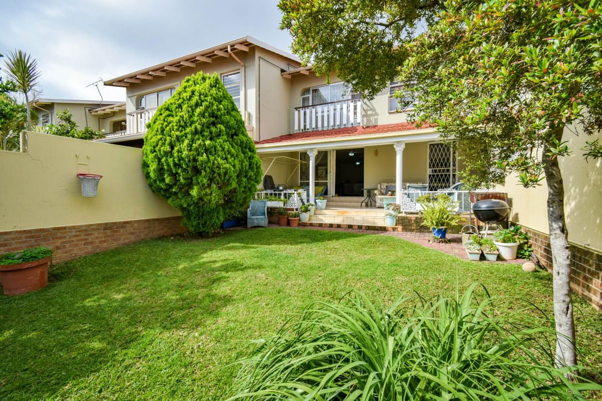 STUNNIING 3 Bed 2 Bath Family home For Sale in Wonderboom - Photo 2