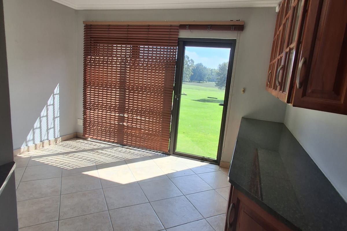 Luxury Riverside Living – A Rare Find at a bargain! - Photo 4