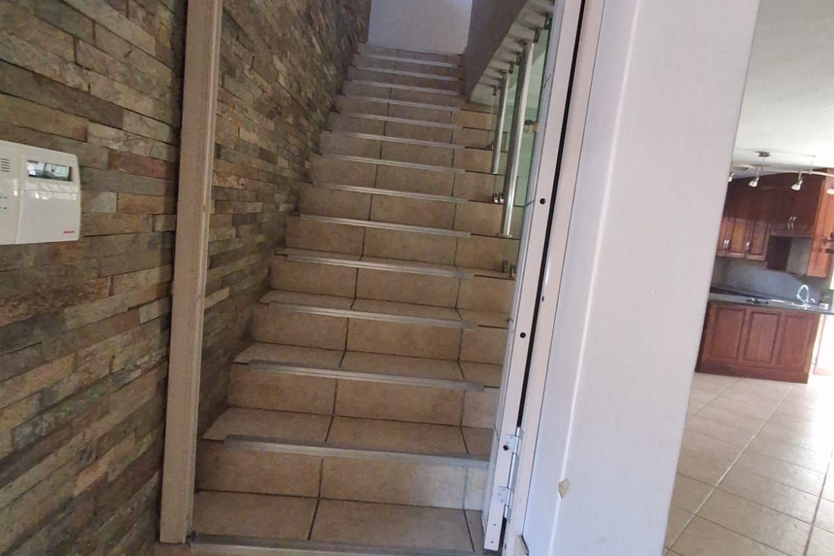 Luxury Riverside Living – A Rare Find at a bargain! - Photo 5