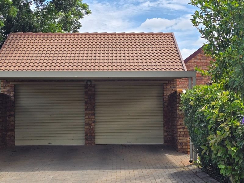 2 Bedroom 2 Bathroom Townhouse on Offer! - Photo 4