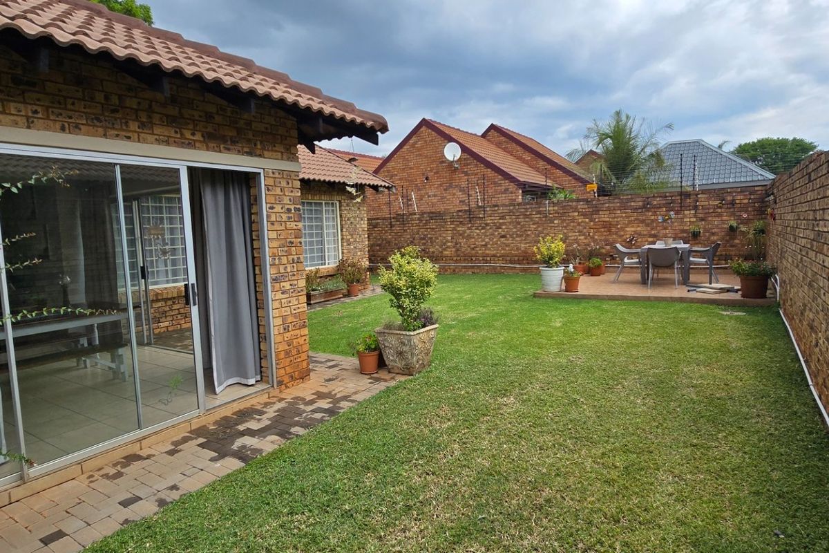 2 Bedroom 2 Bathroom Townhouse on Offer! - Photo 3