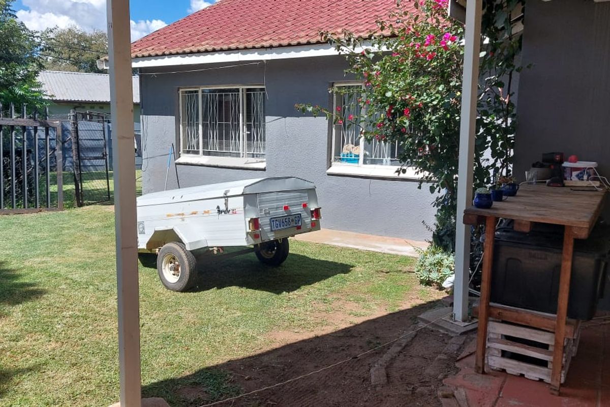 3 Bedroom House to Rent in Dal Fouche Springs - Photo 3