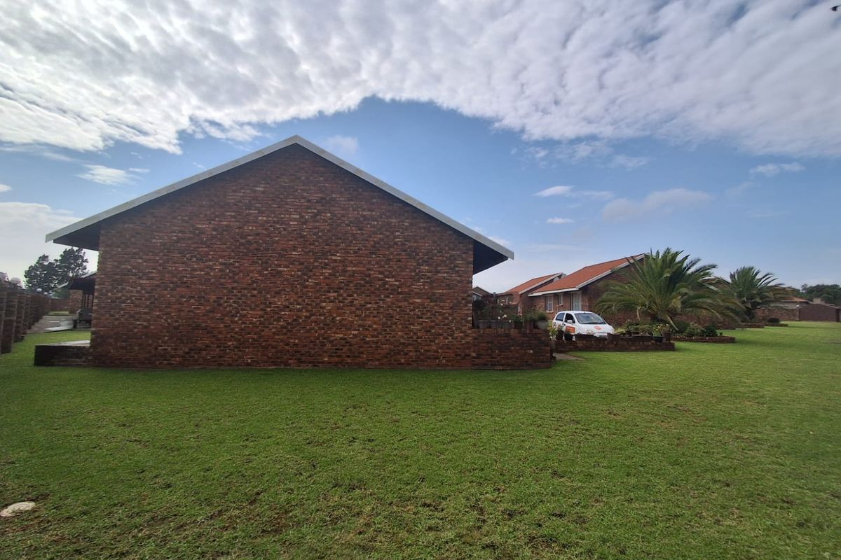 Discover comfort and independence in this beautifully designed Townhouse located in Meyerton. - Photo 4