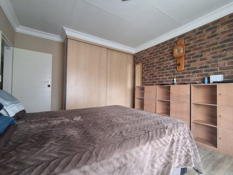 Discover comfort and independence in this beautifully designed Townhouse located in Meyerton. - Photo 10