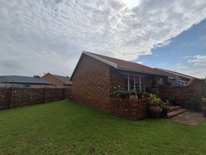 Discover comfort and independence in this beautifully designed Townhouse located in Meyerton. - Photo 6