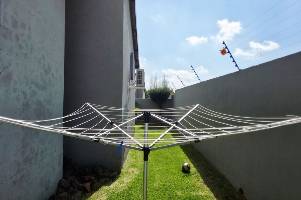 Sophisticated Modern Living: Premier 3-Bedroom Residence in Ben Fleur - Photo 5