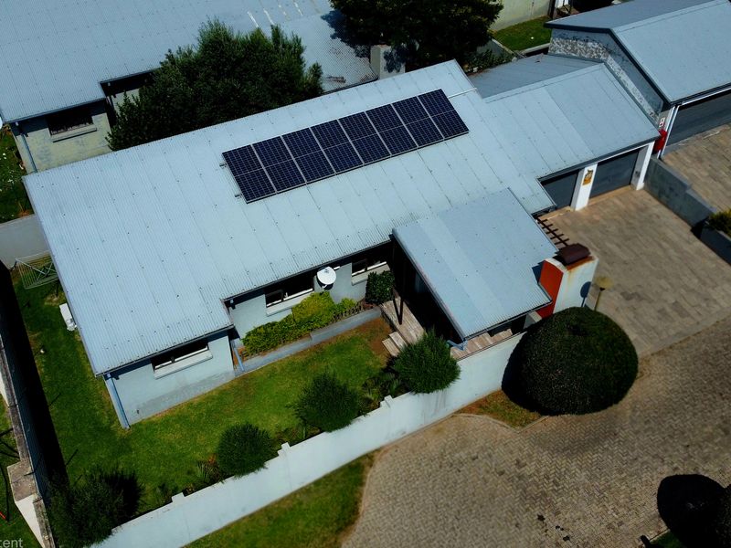 Sophisticated Modern Living: Premier 3-Bedroom Residence in Ben Fleur - Photo 3