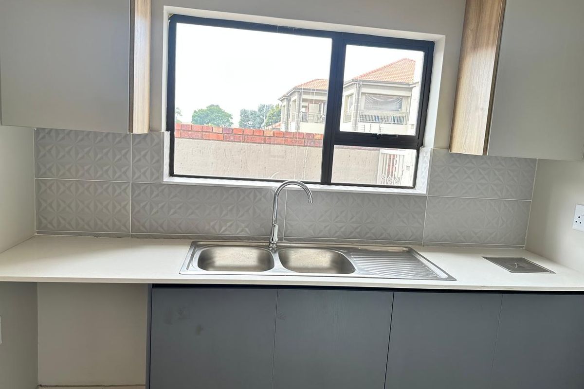 A Secure Family Haven Designed for Living, Hosting & Making Memories - Photo 5