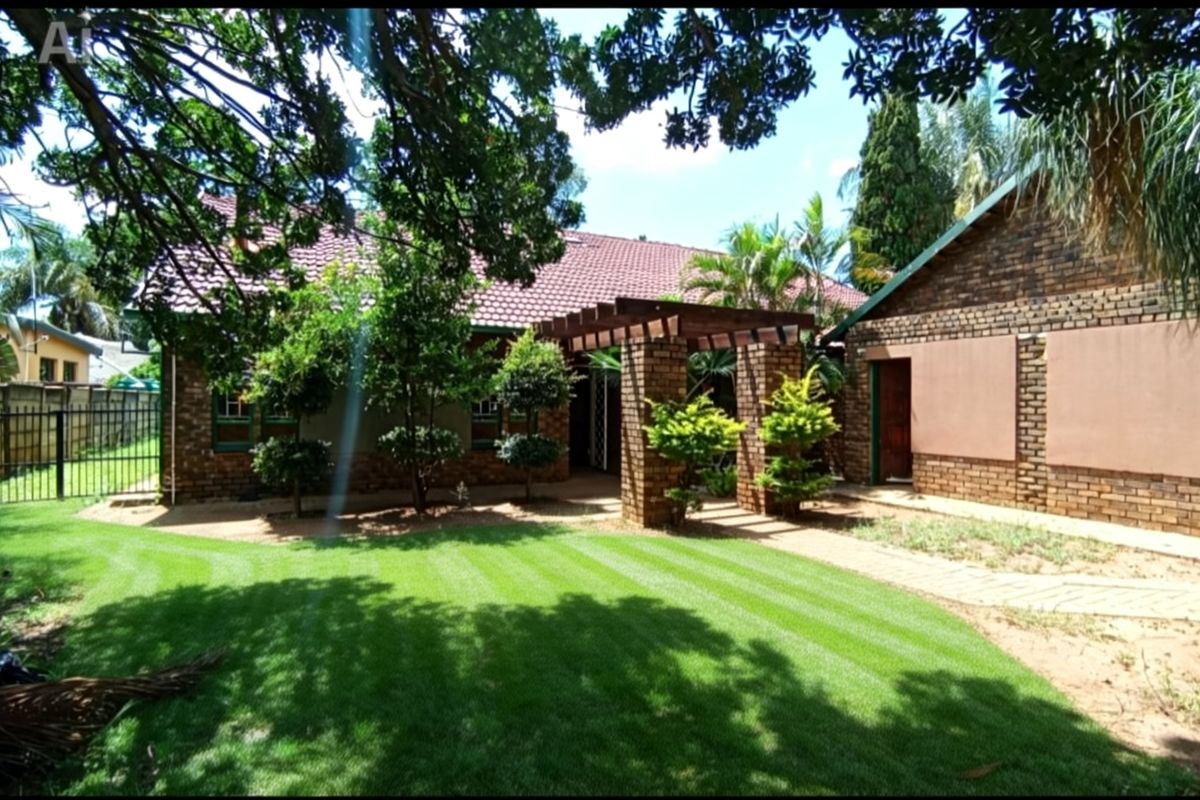 Spacious 4-Bedroom Family Home with Pool and Unique Indoor Fire Feature - Photo 2