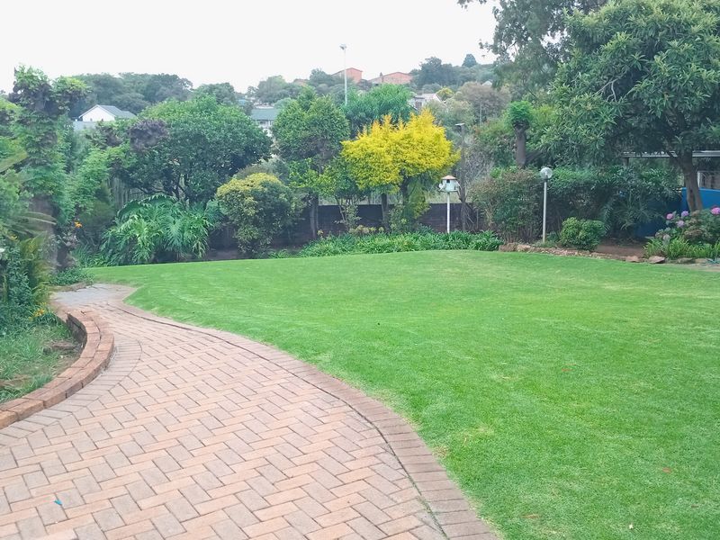 This lovely family home offers a perfect blend of comfort, space, and versatile living. - Photo 6