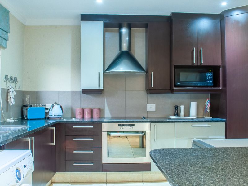 Luxury 3-Bedroom Apartment with Expansive Balcony in Sabuti – Simbithi Eco Estate, Ballito - Photo 7