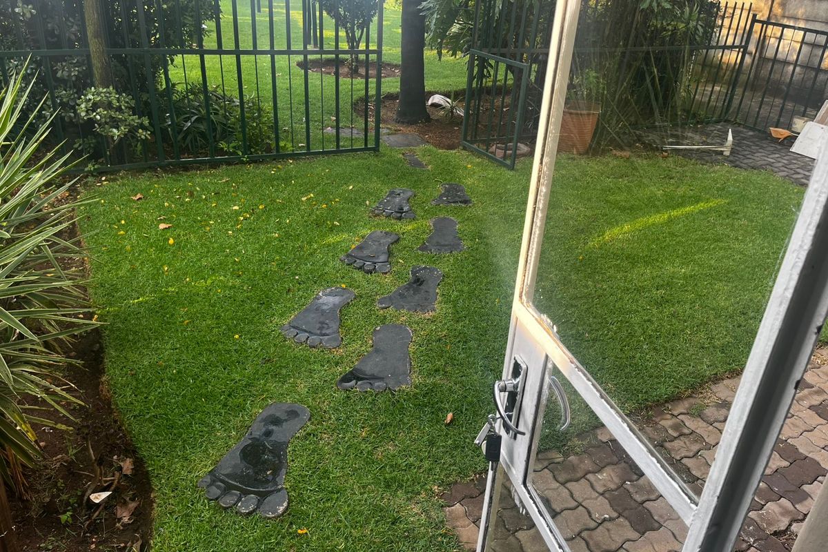 2 Bedroom Apartment in Ravenswood - Photo 3