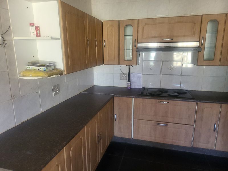 Prime Location, family home. - Photo 10