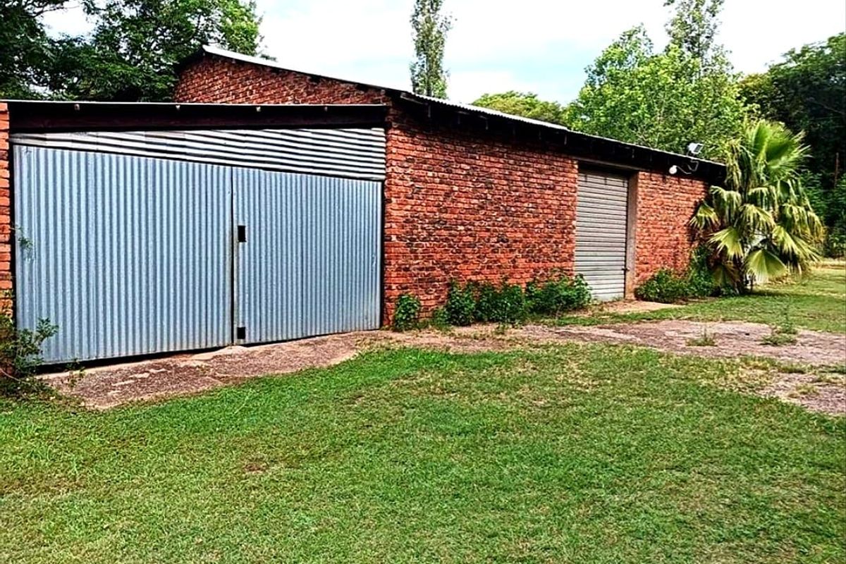 BONACCORD - Spacious house with 360m2 Workshop - Canal Water - Photo 3