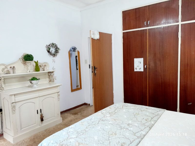 BONACCORD - Spacious house with 360m2 Workshop - Canal Water - Photo 8