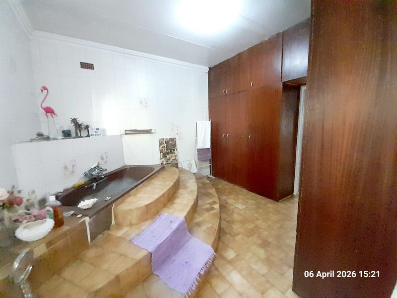 BONACCORD - Spacious house with 360m2 Workshop - Canal Water - Photo 7