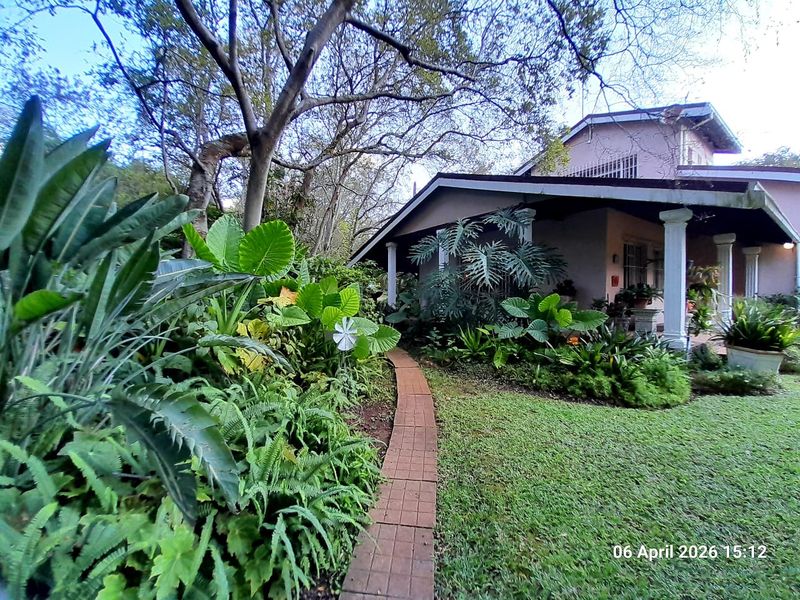 BONACCORD - Spacious house with 360m2 Workshop - Canal Water - Photo 2