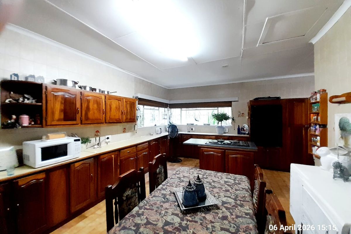 BONACCORD - Spacious house with 360m2 Workshop - Canal Water - Photo 4