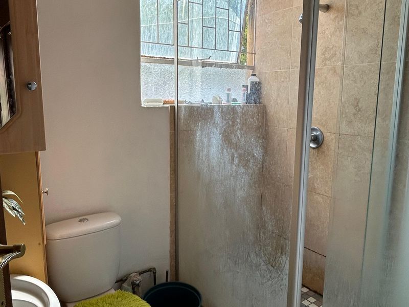 Discover comfortable and secure living in this well-appointed 2-bedroom duplex. - Photo 10