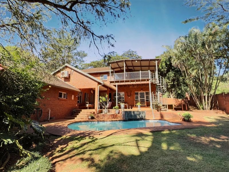 4 Bedroom Facebrick Home with Flat in Mtunzini - Photo 2
