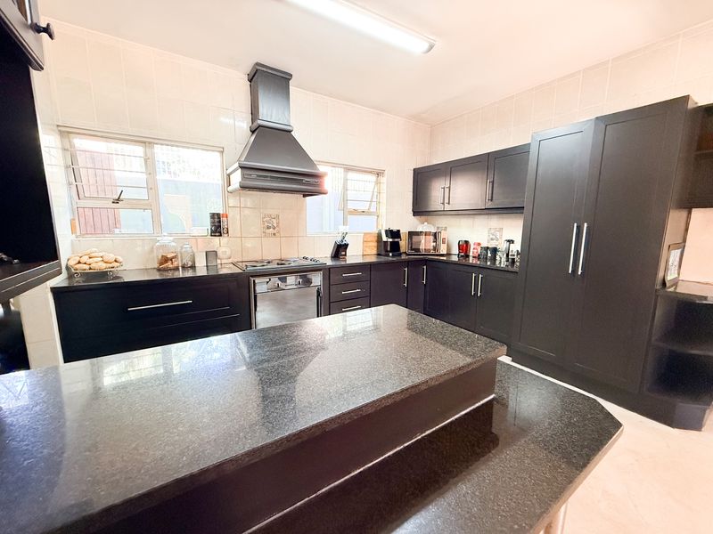 4 Bedroom Facebrick Home with Flat in Mtunzini - Photo 10