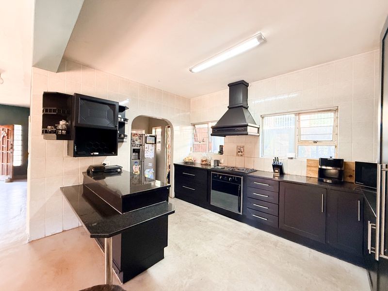 4 Bedroom Facebrick Home with Flat in Mtunzini - Photo 9