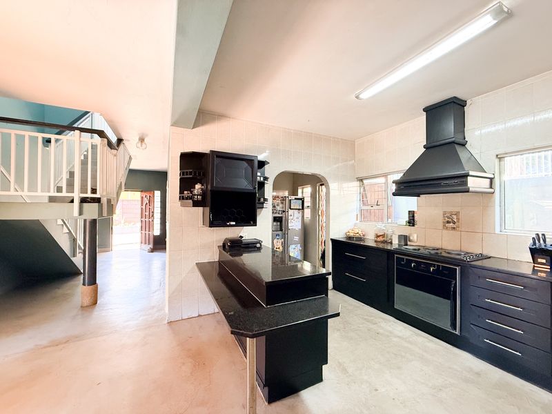 4 Bedroom Facebrick Home with Flat in Mtunzini - Photo 7