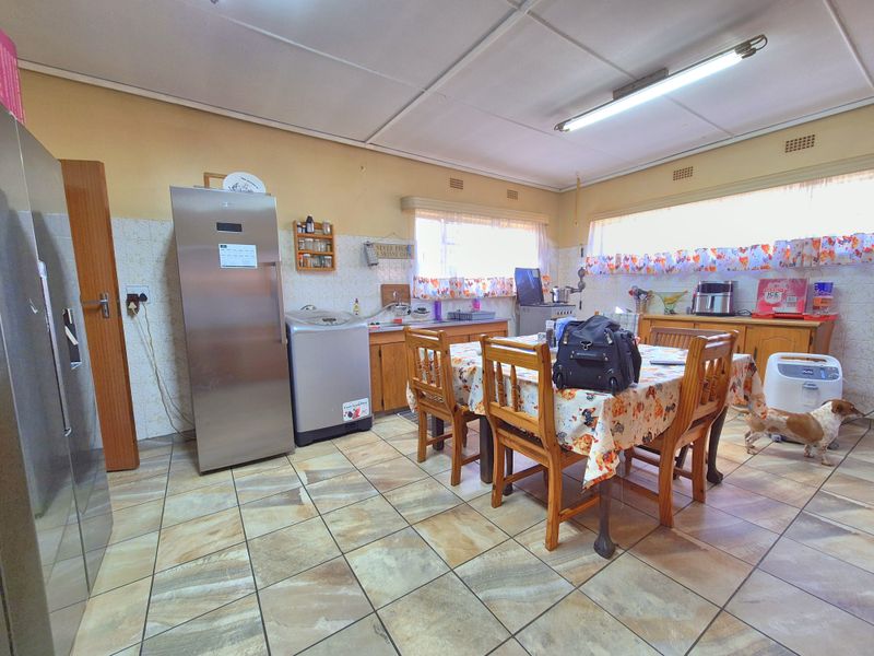 3 Bedroom House For Sale in Brenthurst! - Photo 7
