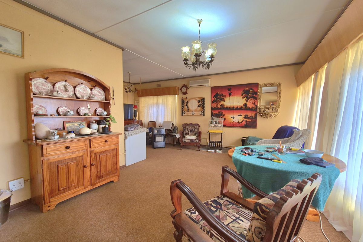 3 Bedroom House For Sale in Brenthurst! - Photo 4