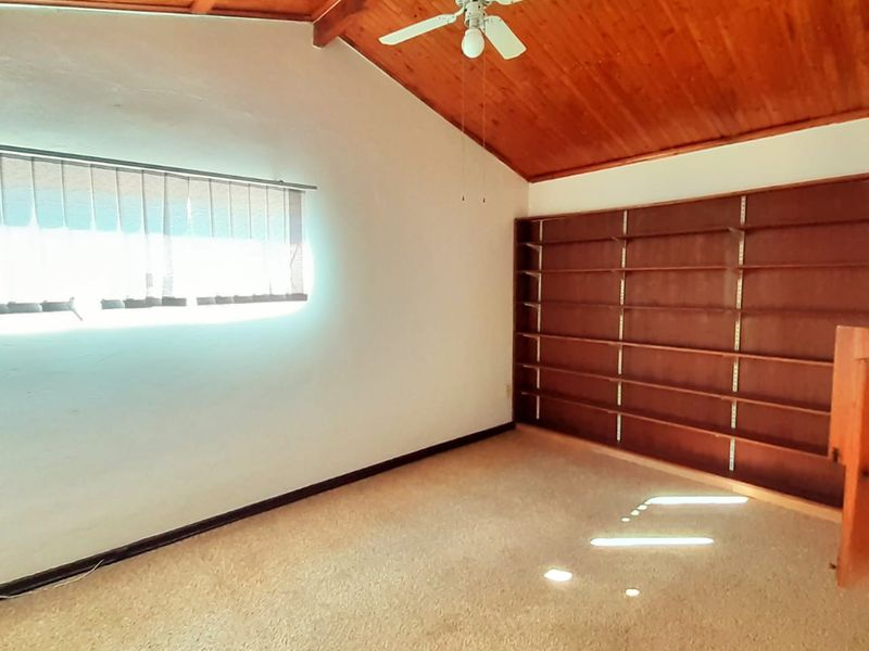 Spacious family house for sale in Sasolburg close to shopping center - Photo 7