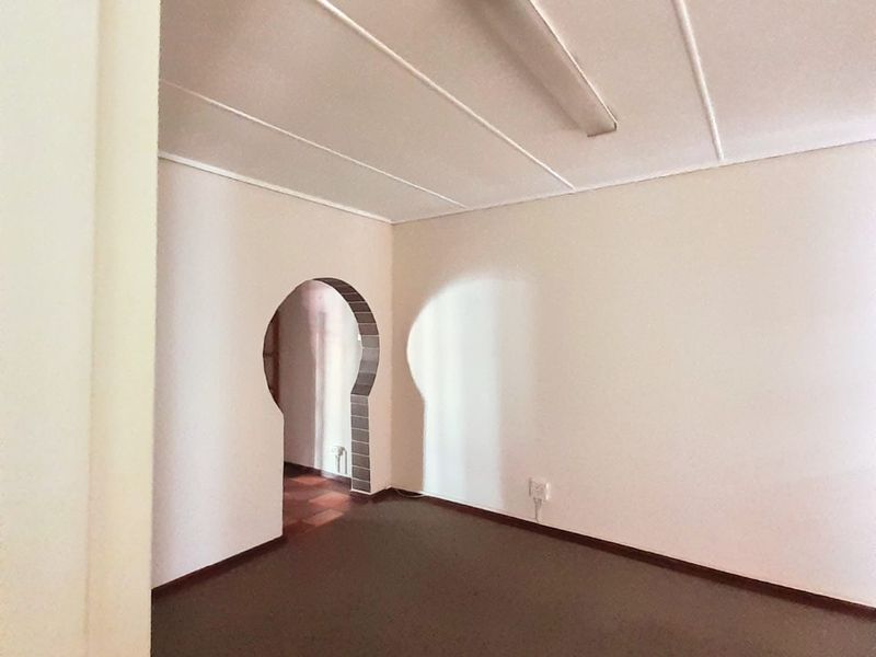 Spacious family house for sale in Sasolburg close to shopping center - Photo 6