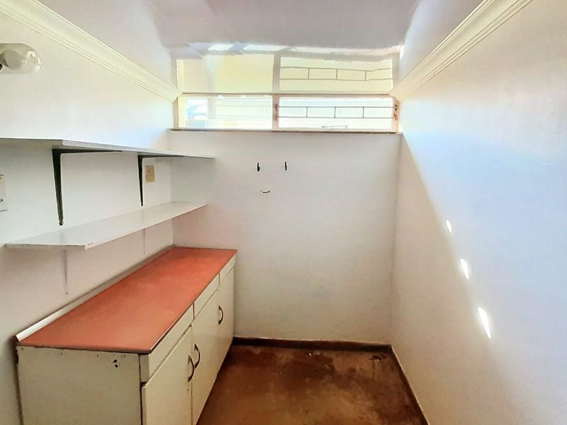 Spacious family house for sale in Sasolburg close to shopping center - Photo 5