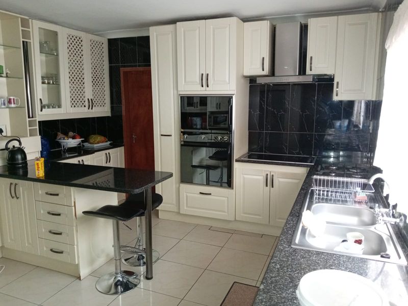 BEAUTIFUL HOME FOR SALE IN ORANJEVILLE - Photo 9