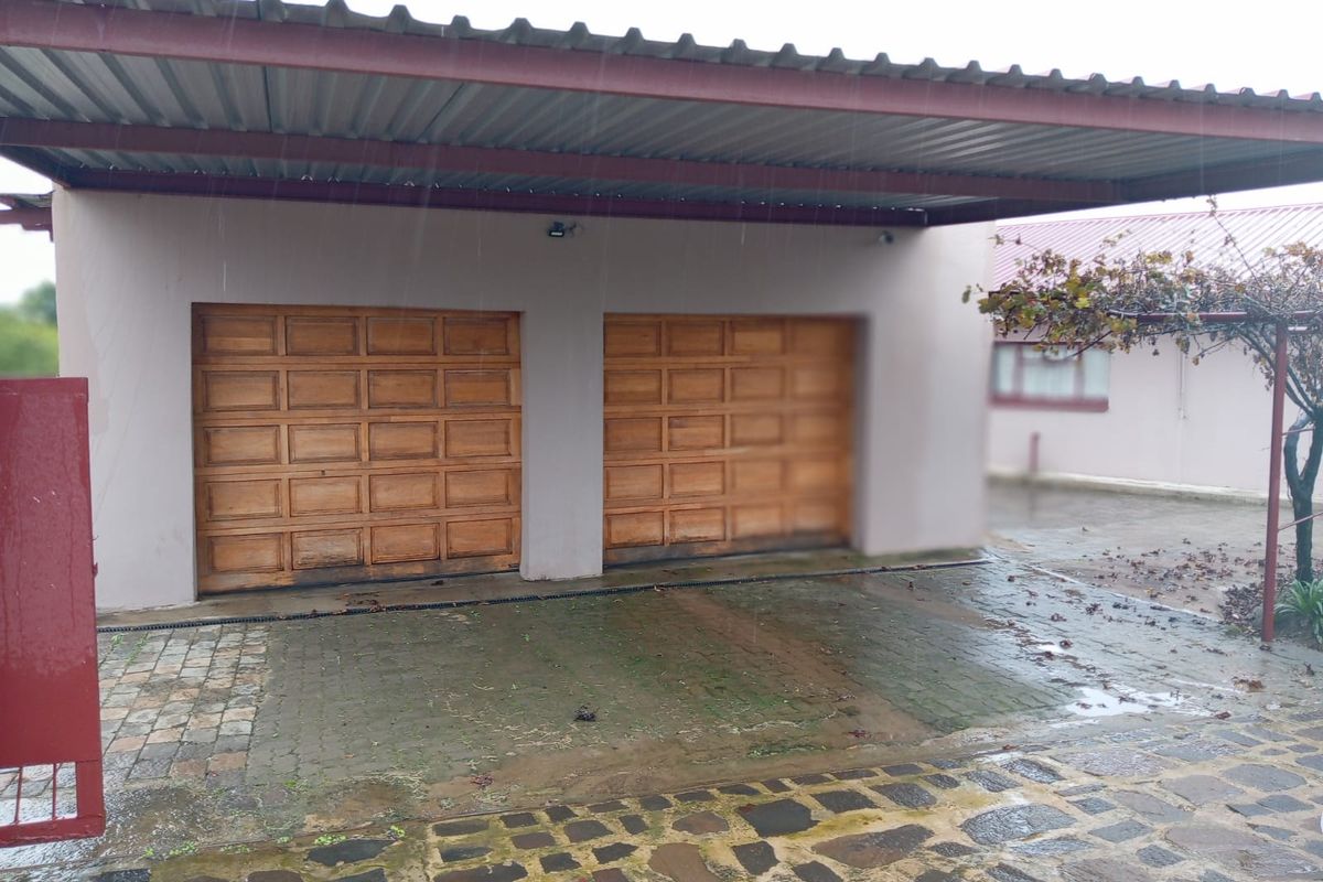 BEAUTIFUL HOME FOR SALE IN ORANJEVILLE - Photo 2