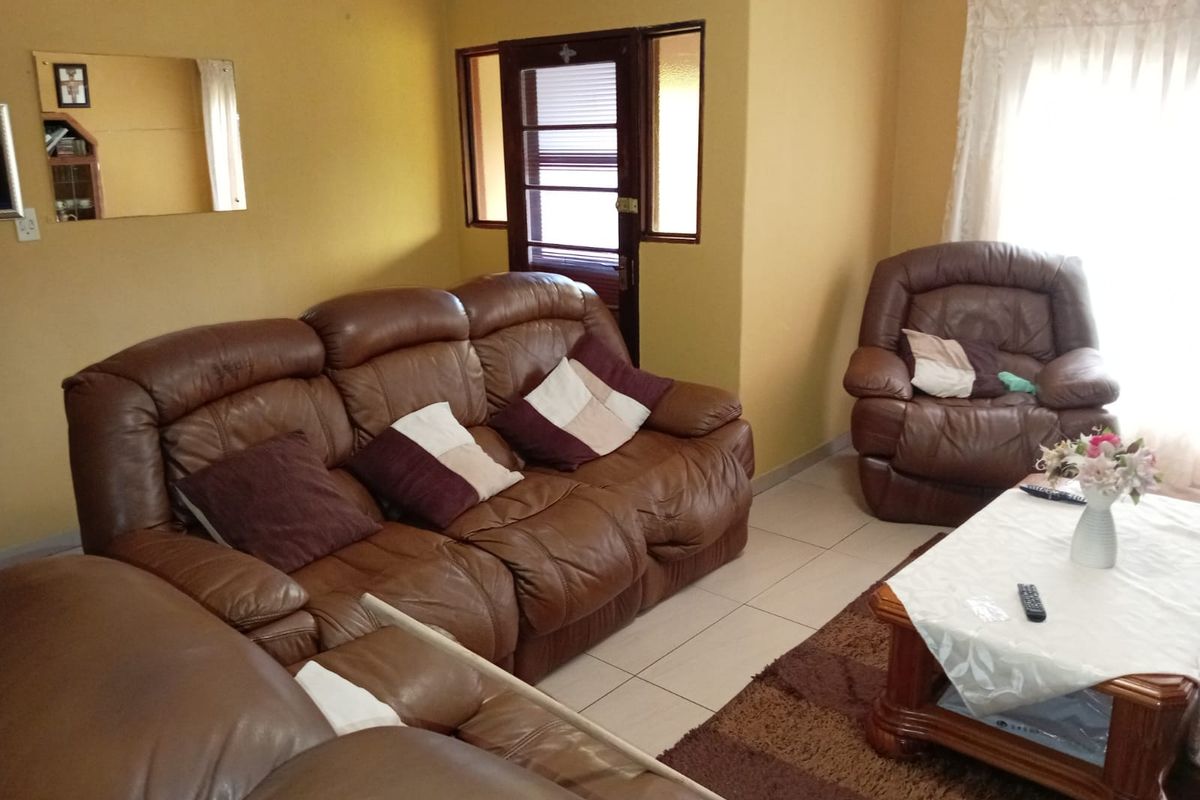 BEAUTIFUL HOME FOR SALE IN ORANJEVILLE - Photo 4