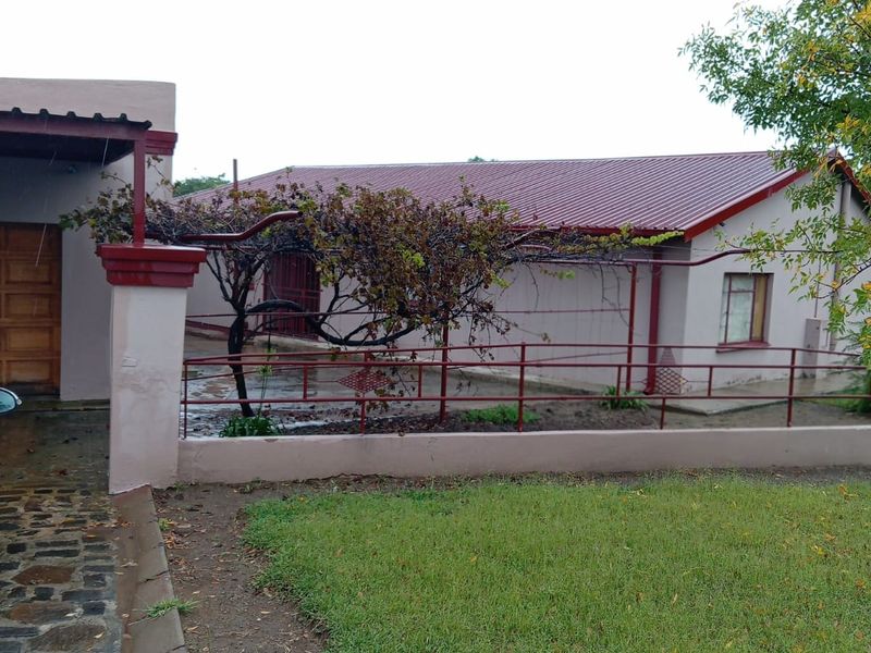 BEAUTIFUL HOME FOR SALE IN ORANJEVILLE - Photo 3