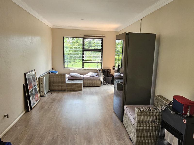 Elegant 5 Bedroom Family Home in Prime Hurlingham. A Rare Executive Opportunity - Photo 8