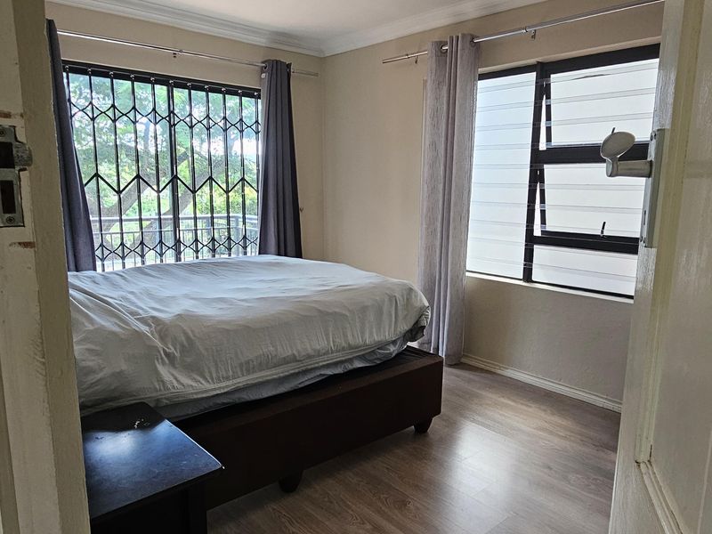 Elegant 5 Bedroom Family Home in Prime Hurlingham. A Rare Executive Opportunity - Photo 7