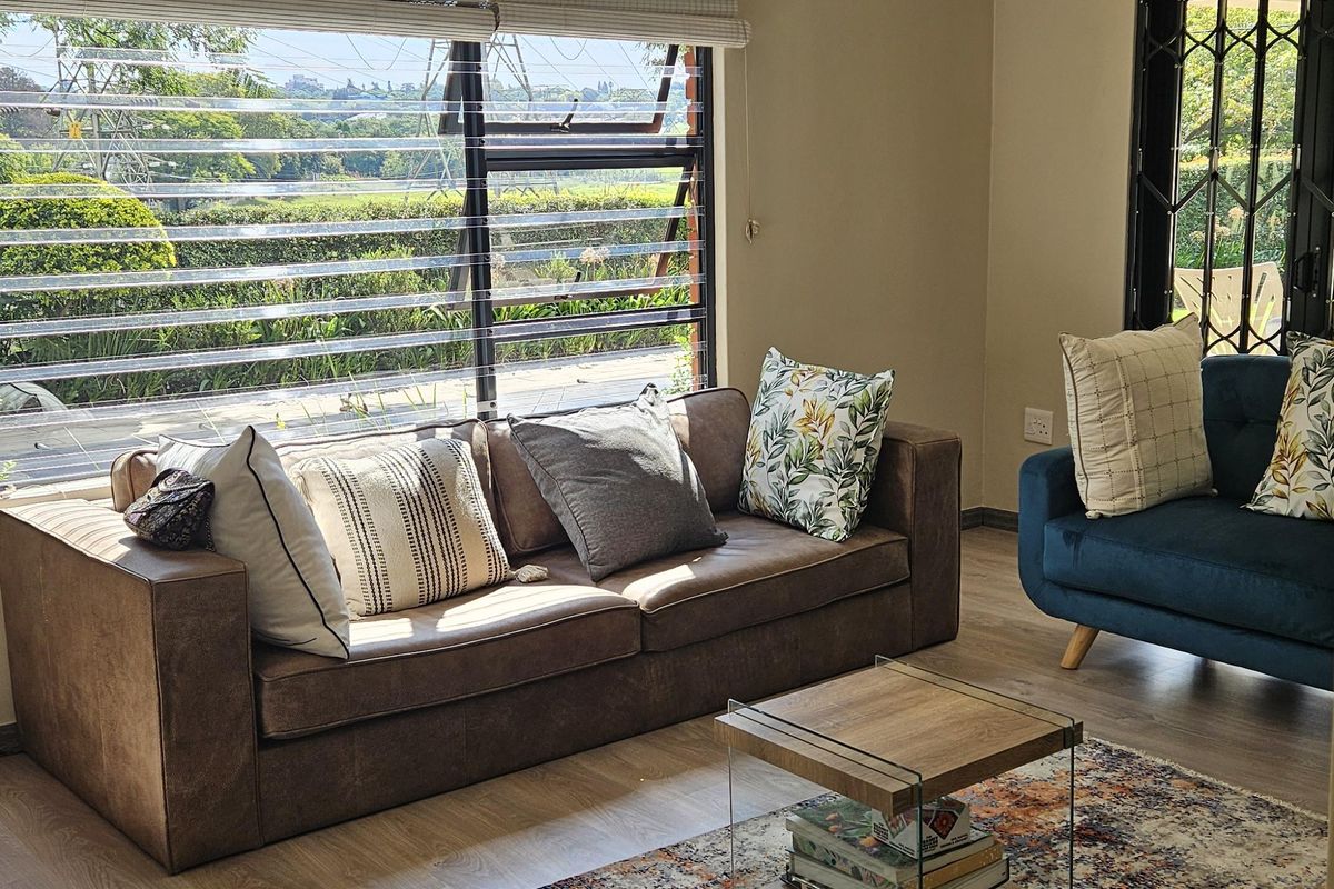 Elegant 5 Bedroom Family Home in Prime Hurlingham. A Rare Executive Opportunity - Photo 2