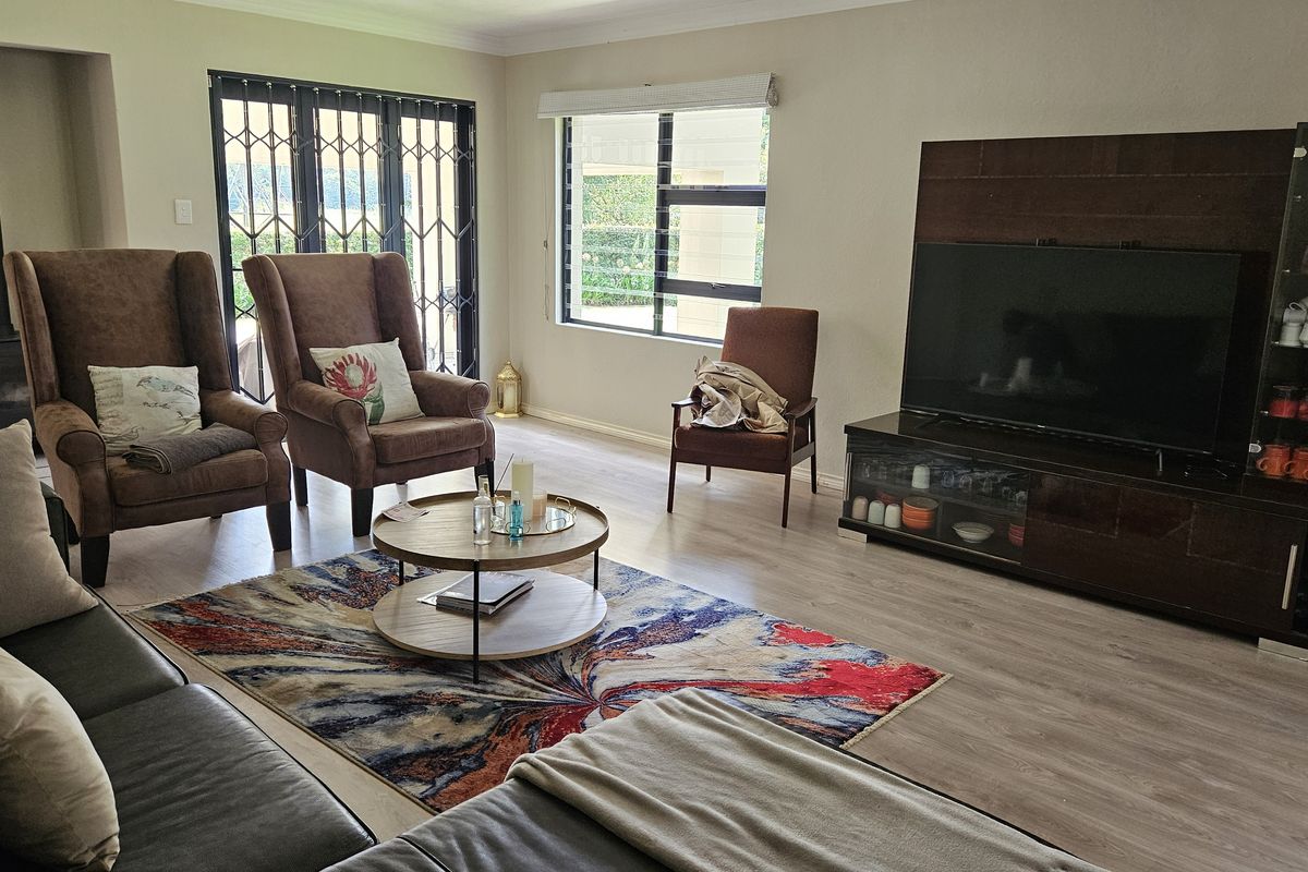 Elegant 5 Bedroom Family Home in Prime Hurlingham. A Rare Executive Opportunity - Photo 3