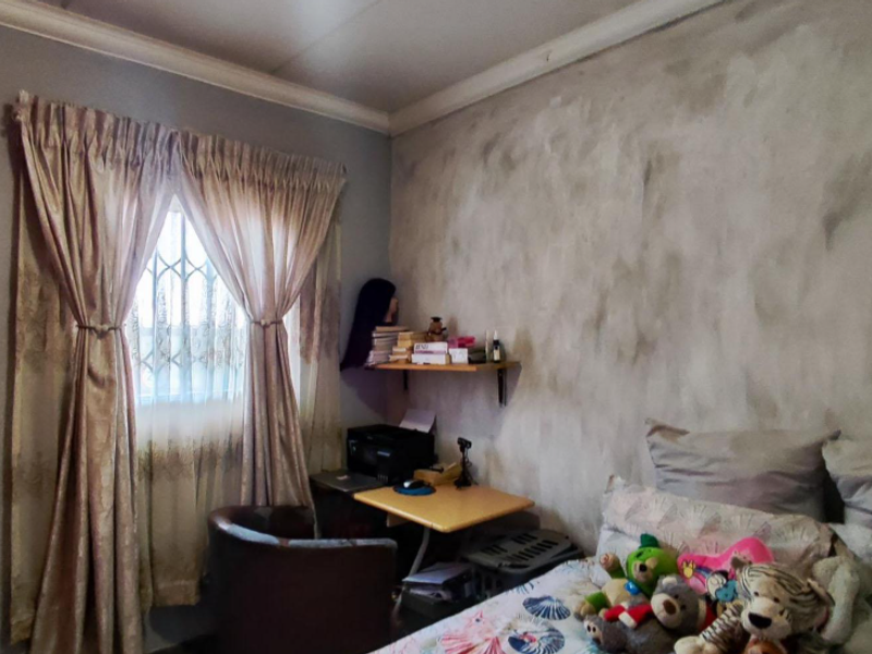 2-Bedroom Apartment for Sale in Dawn Park - Photo 6