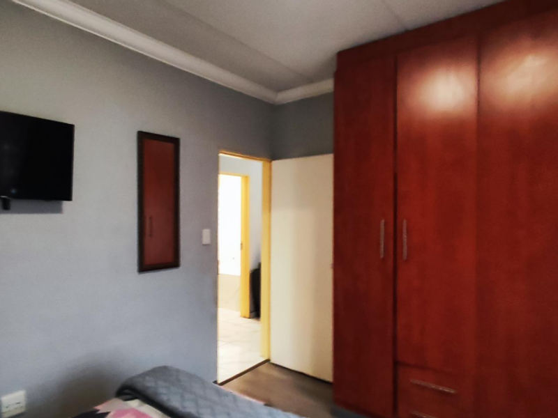 2-Bedroom Apartment for Sale in Dawn Park - Photo 9